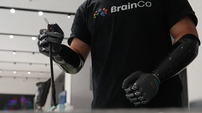 数据中台：企业数字化转型中的核心枢纽**
